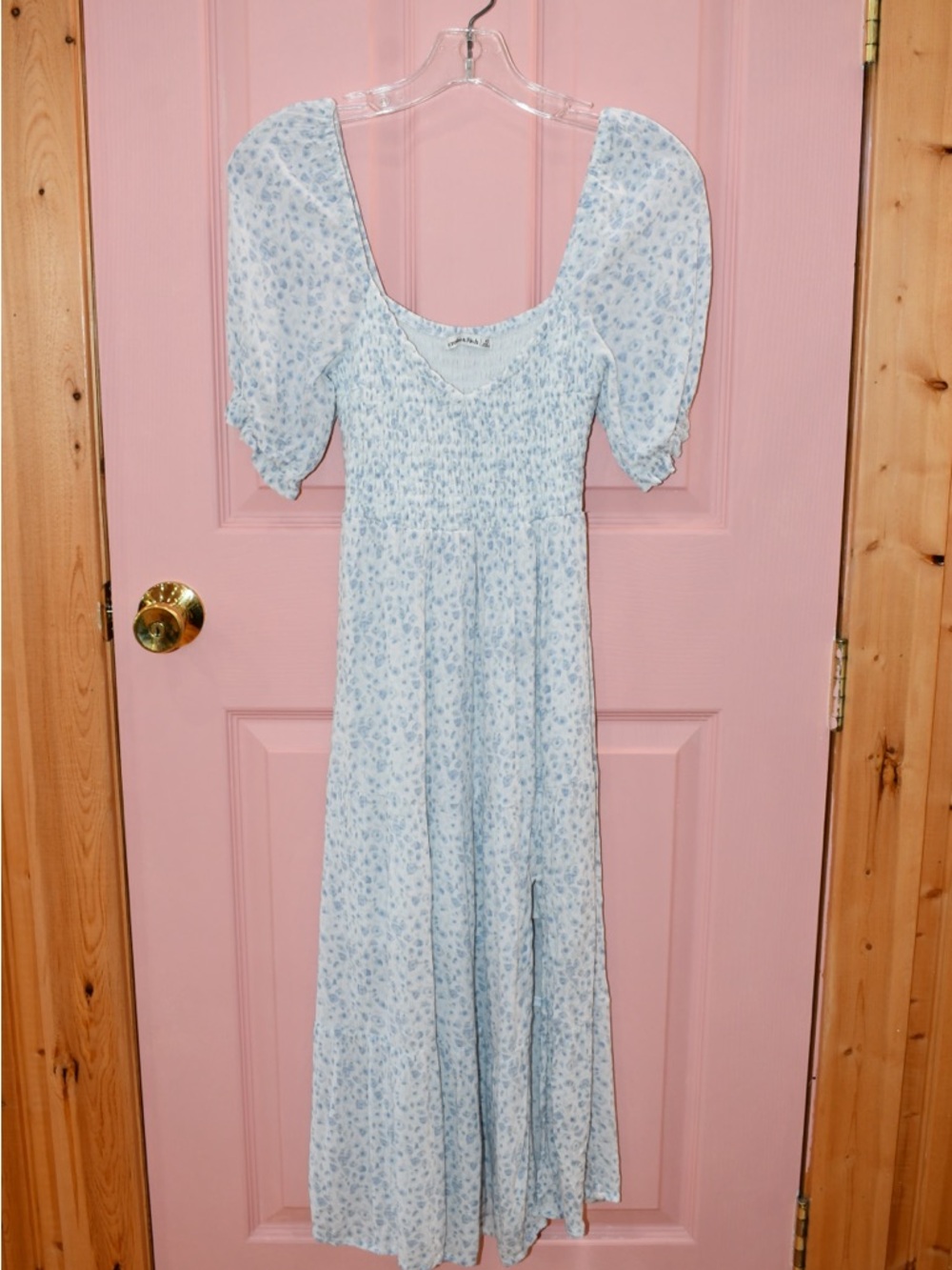 Abercrombie & Fitch Light Blue Floral Puff-Sleeve Midi Dress - Picture 2 of 7